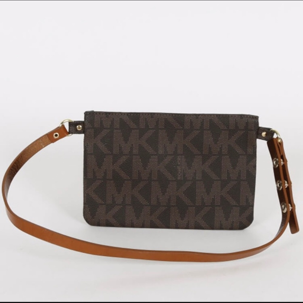 Micheal Kors Fanny Pack Belt... NWOT/ Medium size - Picture 2 of 7